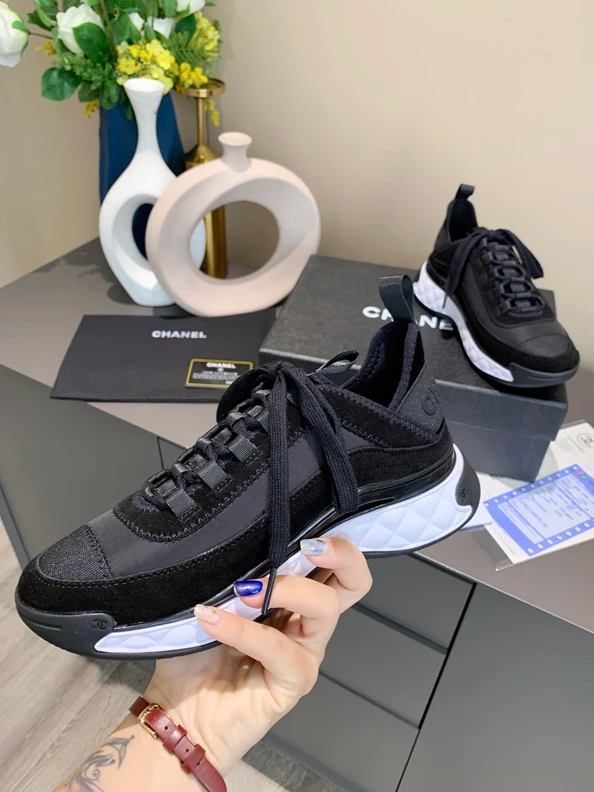 WellDesigned Chanel Sneakers 1280