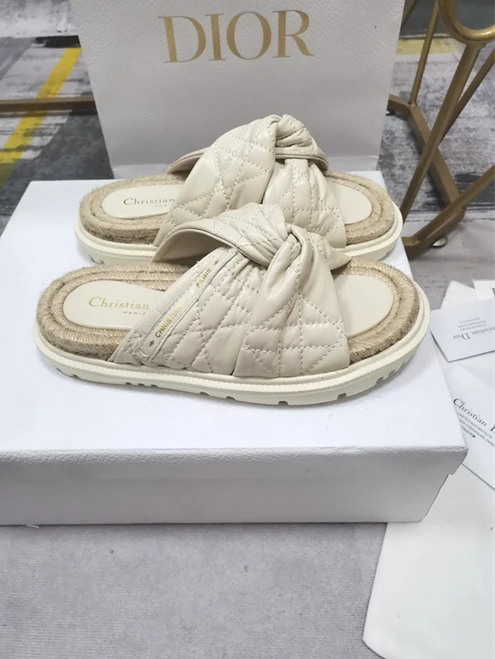WellDesigned Dio Slipper 3266