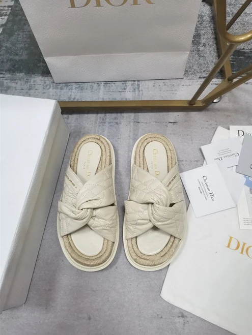 WellDesigned Dio Slipper 3266