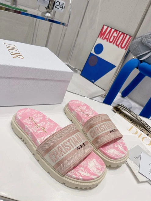 WellDesigned Dio Slipper 3295