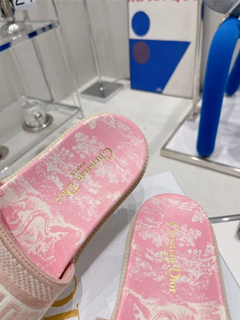 WellDesigned Dio Slipper 3295