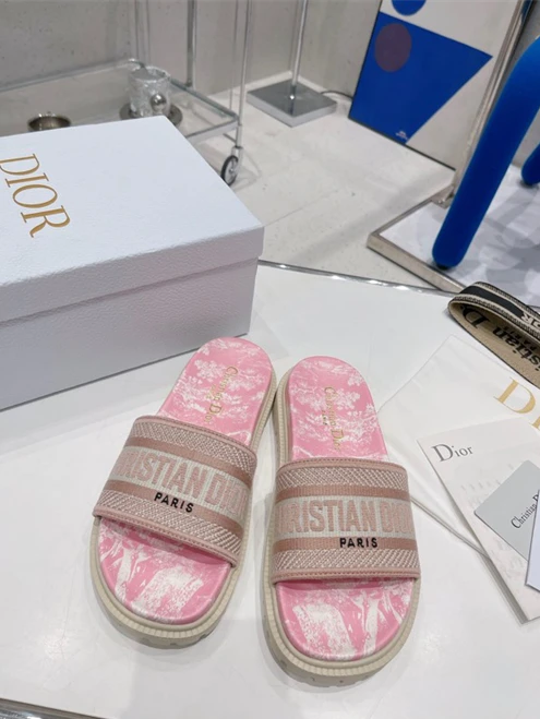 WellDesigned Dio Slipper 3295