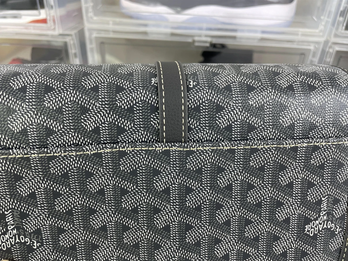 WellDesigned GOYARD Grey Belvedere postal bag ( 22 x 16 x 6cm) 231