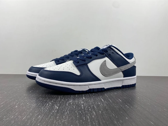 WellDesigned Nike Dunk Low Summit White Midnight Navy FD9749-400 1757