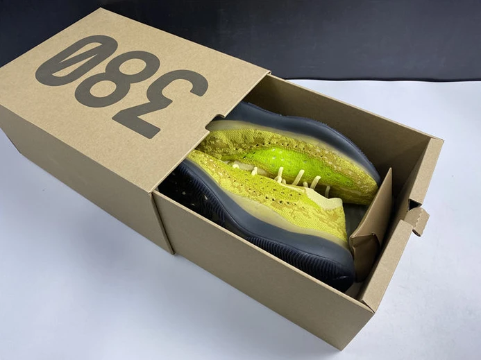 WellDesigned adidas Yeezy Boost 380 Hylte FZ4990 2959