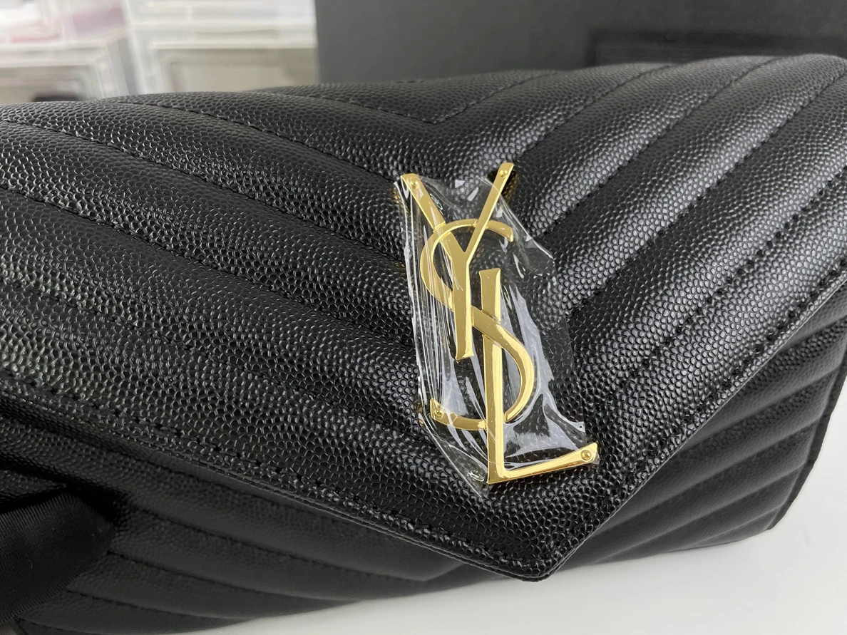 YSL LouLou Lichi Black leather bag (29 x 17 x 10cm) Comfortable 230