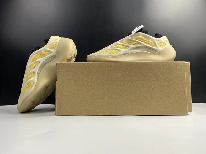 adidas Yeezy 700 V3 Safflower G54853 WellDesigned 3014