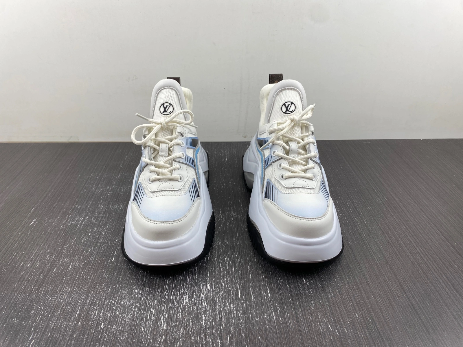 First bag ru QuickDry 1 Vuitton Archlight Sneakers LV 2135