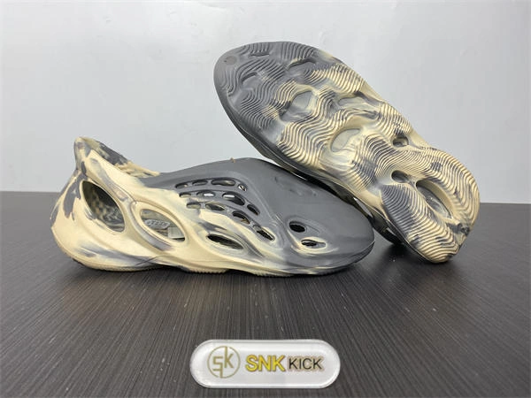 MaikeSneakers ADIDAS YEEZY Foam RNNR MXT Moon Gray  GV GoAnywhere 5380