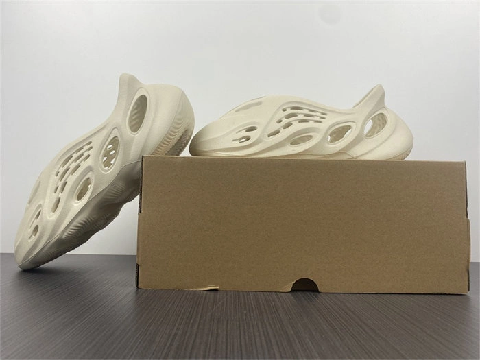 Hyper Peter ADIDAS YEEZY Foam RNNR Sand FY Bright 5378