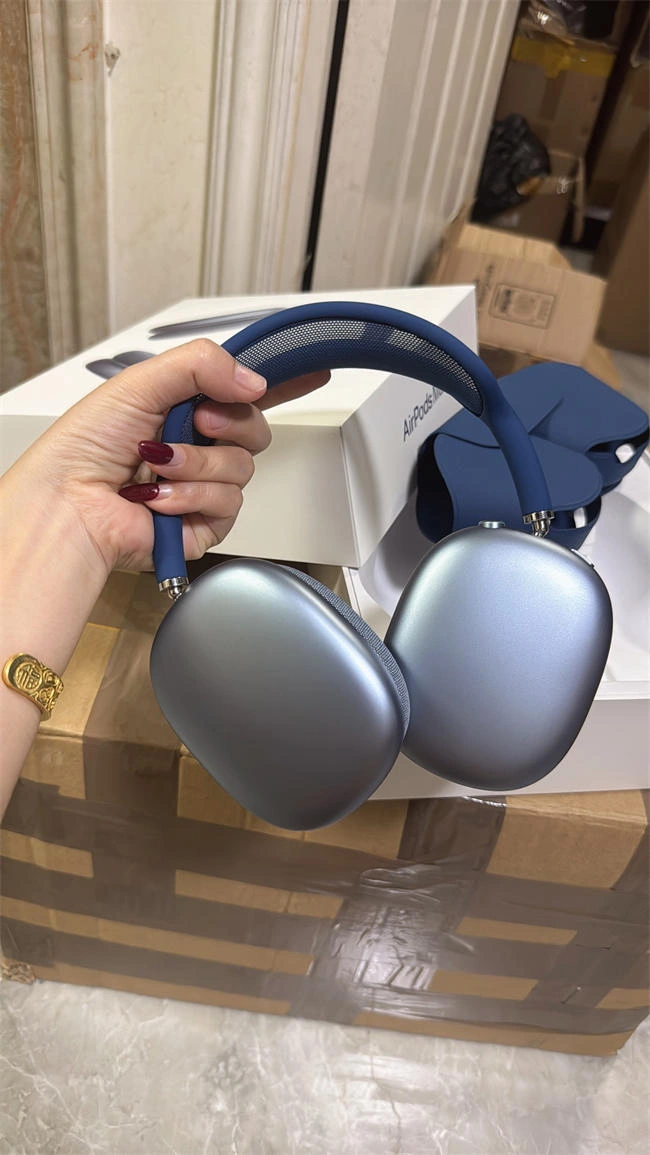 AirPods Max blue DailyWear 5852