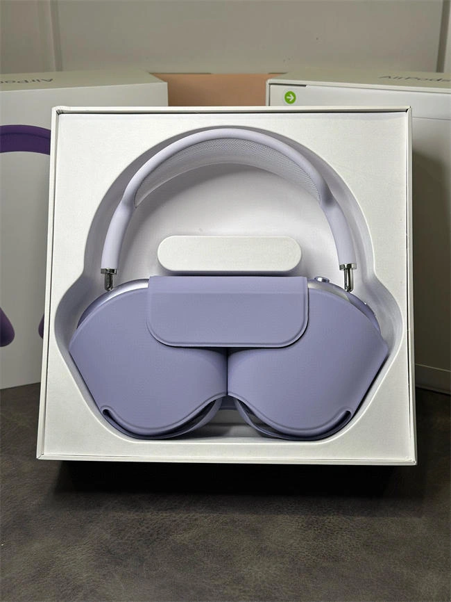 Trendsetting AirPods Max purple 5853