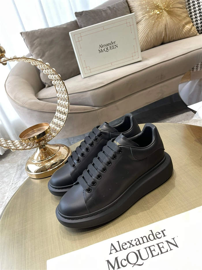 Alexander McQueen Oversized Reliable 2582