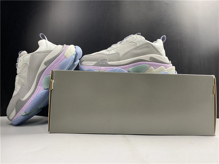 Timeless BLCG TRIPLE SNEAKER 536737 W2FW1 4540
