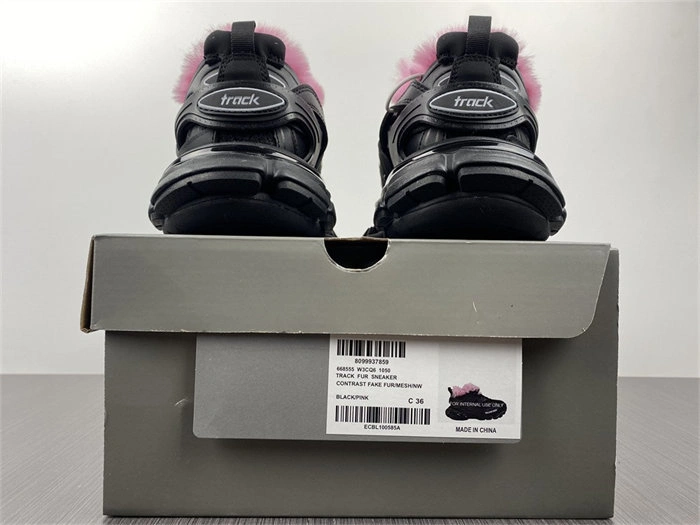 Modern BLCG Track Fake Fur Black Pink  668555 W3CQ6 4431
