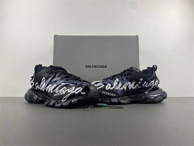 HYPE Compact Balenciaga  542023 WTRHW 4293