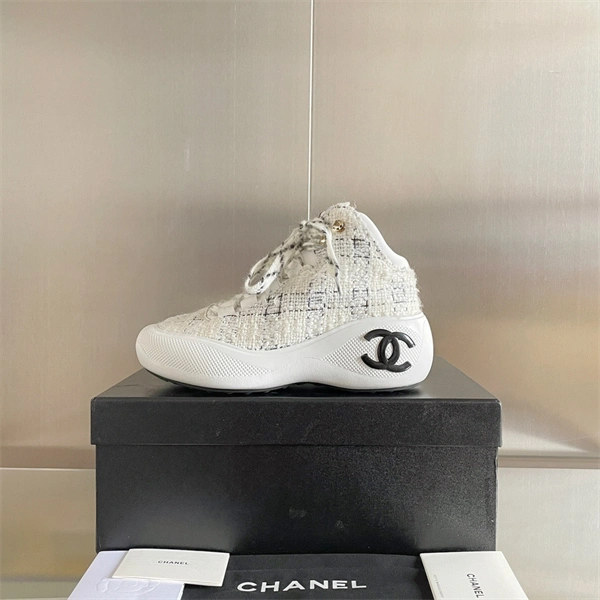 Aaa replica bags Lightweight CHANEL 2166