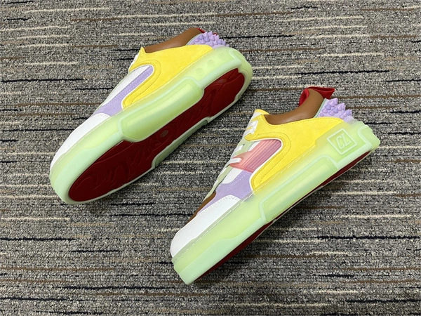 Kicked Out Shoe Store TimelessDesign CL 2898