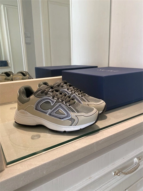 DR B30 Sneakers WellDesigned 1088