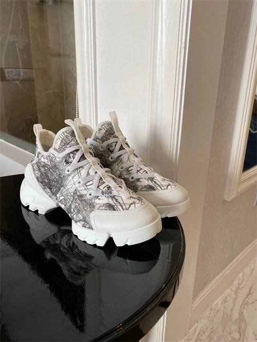 Kicked Out Shoe Store DR-CONNECT SmoothTexture 1099