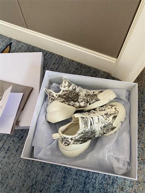 Kicked Out Shoe Store DR-CONNECT SmoothTexture 1099