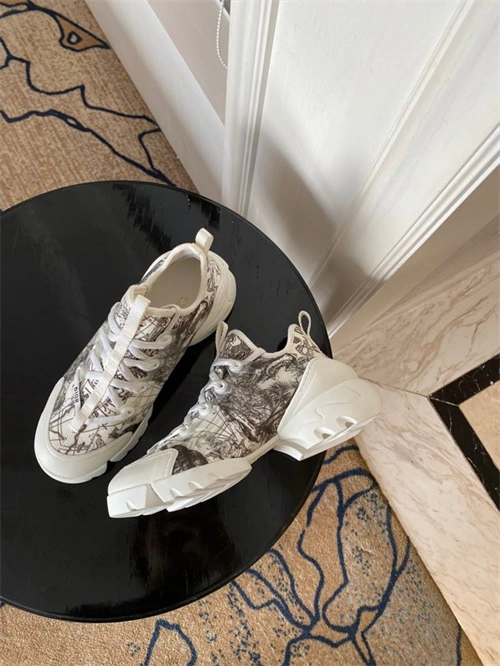 Kicked Out Shoe Store DR-CONNECT SmoothTexture 1099
