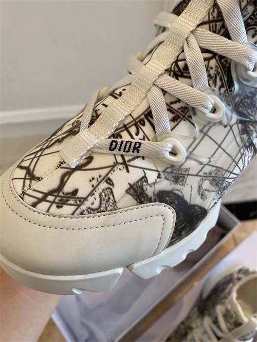 Kicked Out Shoe Store DR-CONNECT SmoothTexture 1099