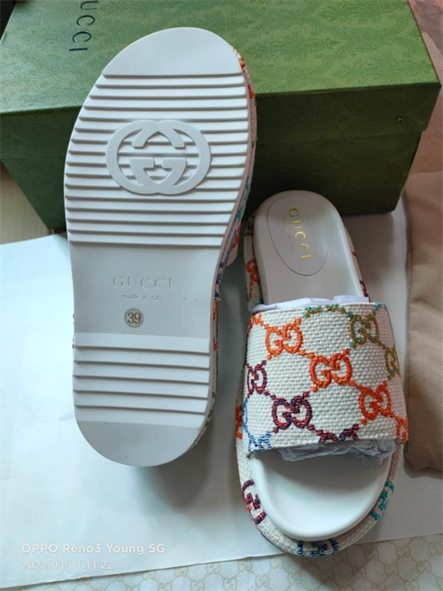 Rep MAX Gocci Slipper EyeCatching 5769
