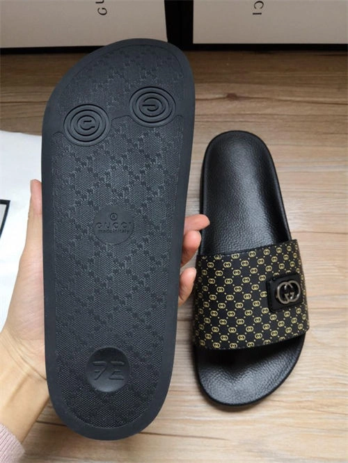 Lightweight Gocci Slipper 5700
