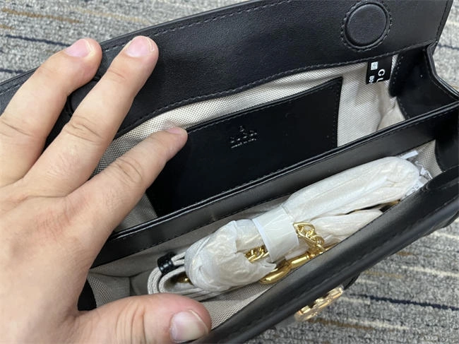 Comfortable Gucci Bag 506
