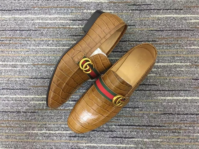 Gucci Loafer Compact 310
