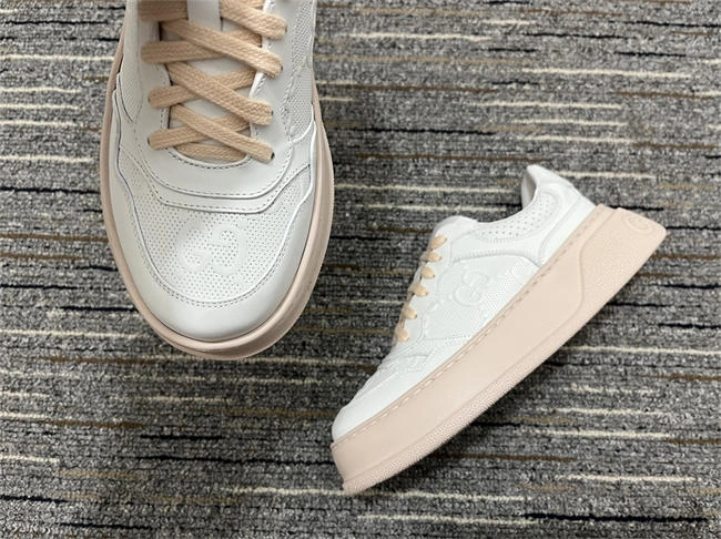 Cheap Gucci Low Top Sneaker Elegant 552