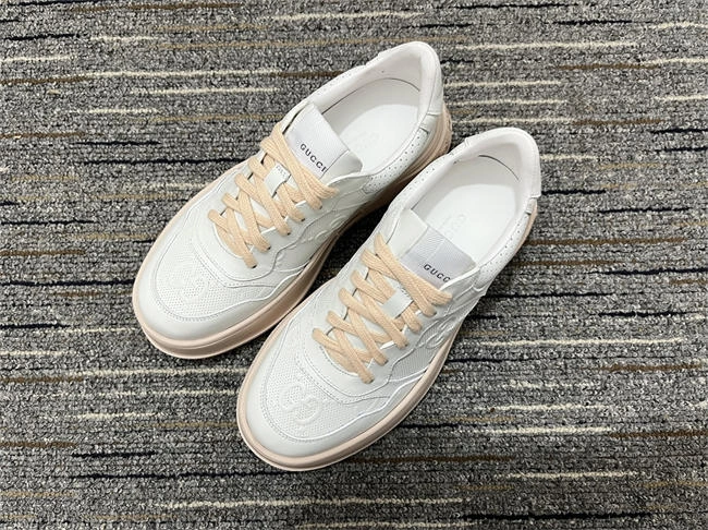 Cheap Gucci Low Top Sneaker Elegant 552