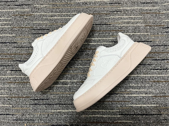 Cheap Gucci Low Top Sneaker Elegant 552