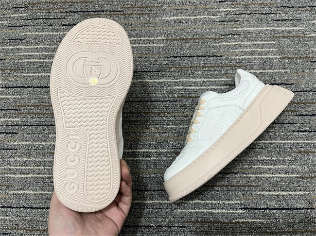 Cheap Gucci Low Top Sneaker Elegant 552