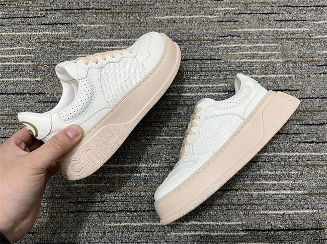Cheap Gucci Low Top Sneaker Elegant 552