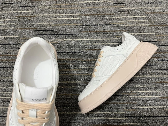 Cheap Gucci Low Top Sneaker Elegant 552