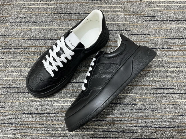 Gucci Low Top Sneaker Snug 553