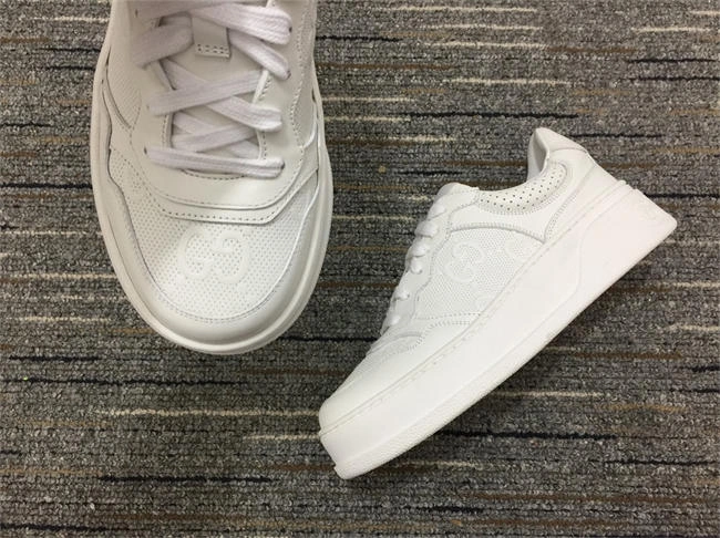 Cheap Fashionable Gucci Low Top Sneaker 562