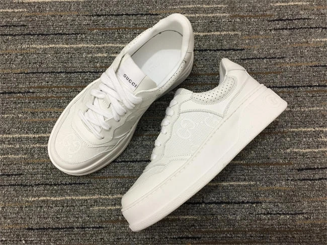 Cheap Fashionable Gucci Low Top Sneaker 562