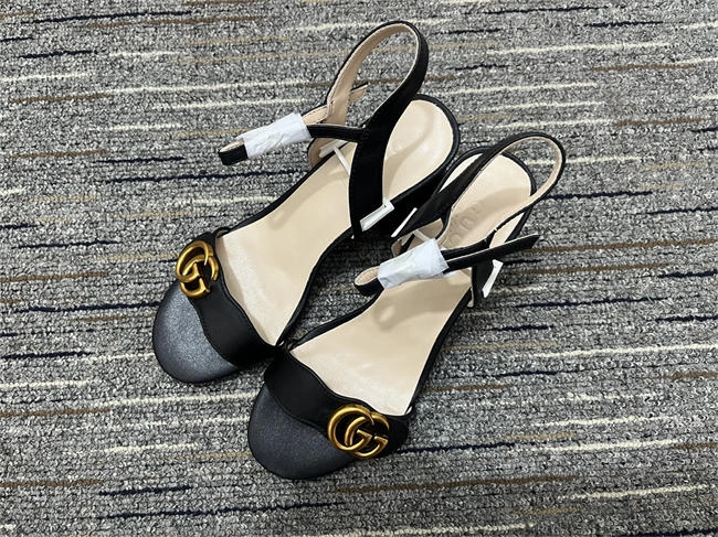 Minimalist Gucci Pump 535