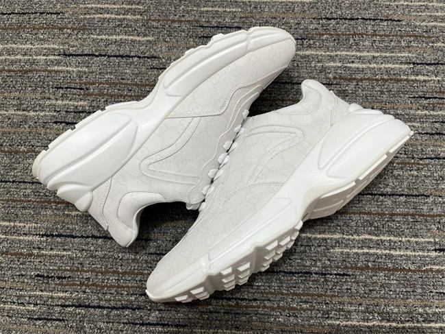 HYPE NewStyle Gucci Rhyton Sneaker 270