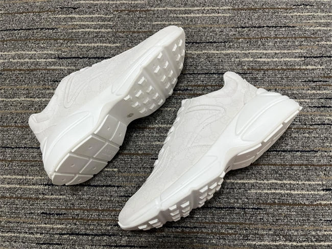 HYPE NewStyle Gucci Rhyton Sneaker 270