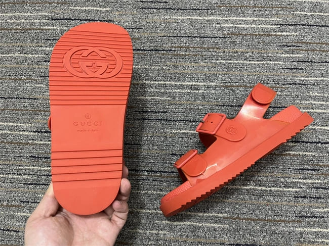Stretchable Gucci Sandals 360