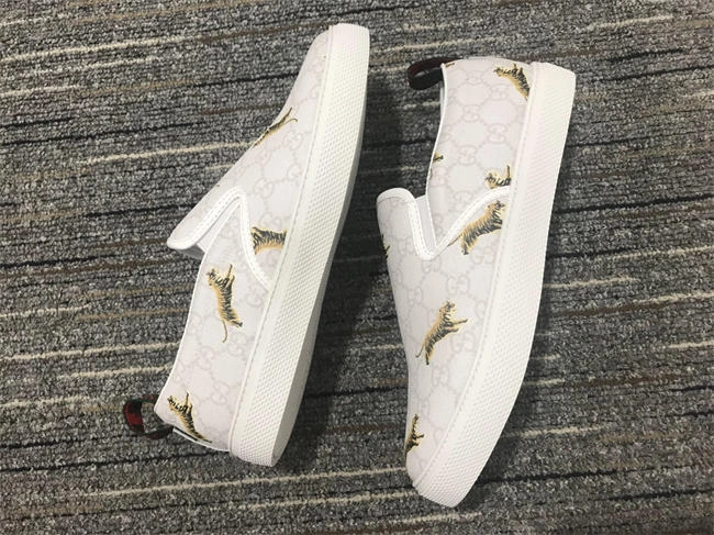 Boostmaster lin Gucci Signature Slip-on Sneaker Sleek 294