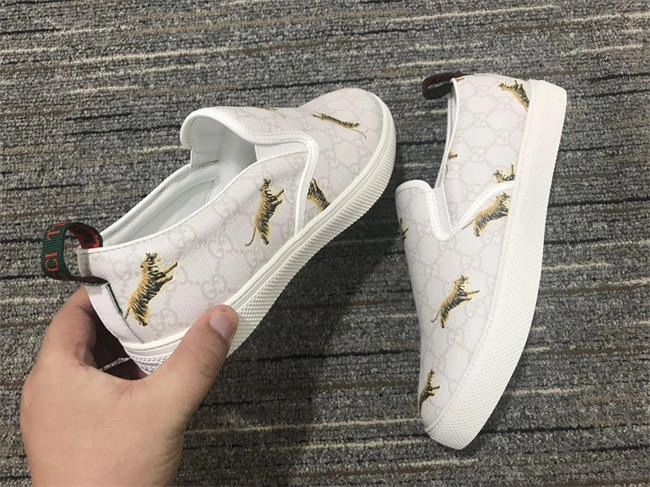 Boostmaster lin Gucci Signature Slip-on Sneaker Sleek 294