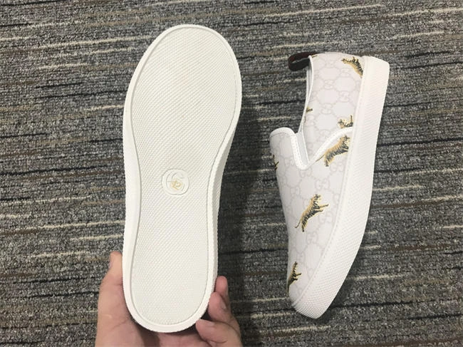 Boostmaster lin Gucci Signature Slip-on Sneaker Sleek 294