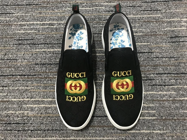FS CHEAP Gucci Signature Slip-on Sneaker Functional 296