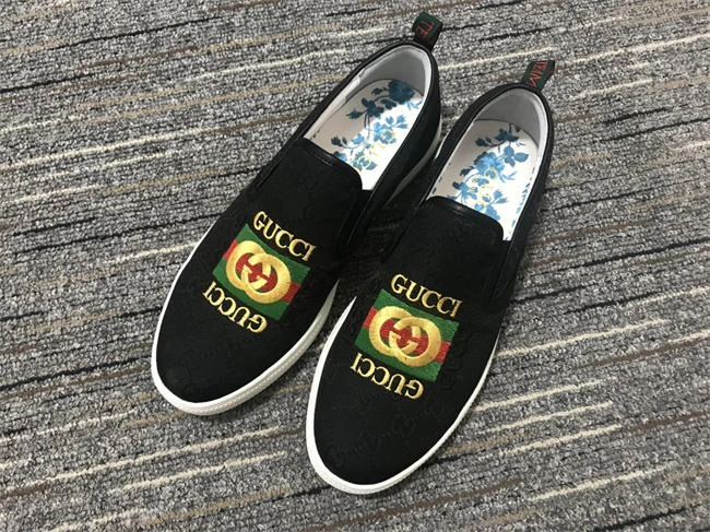 FS CHEAP Gucci Signature Slip-on Sneaker Functional 296