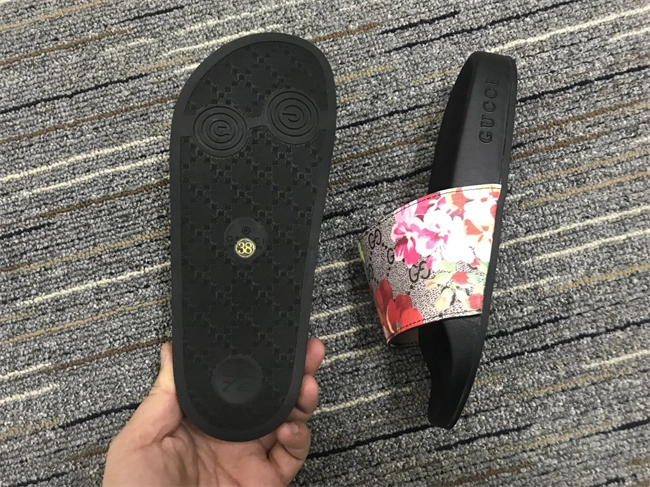 Gucci Slide Tailored 385